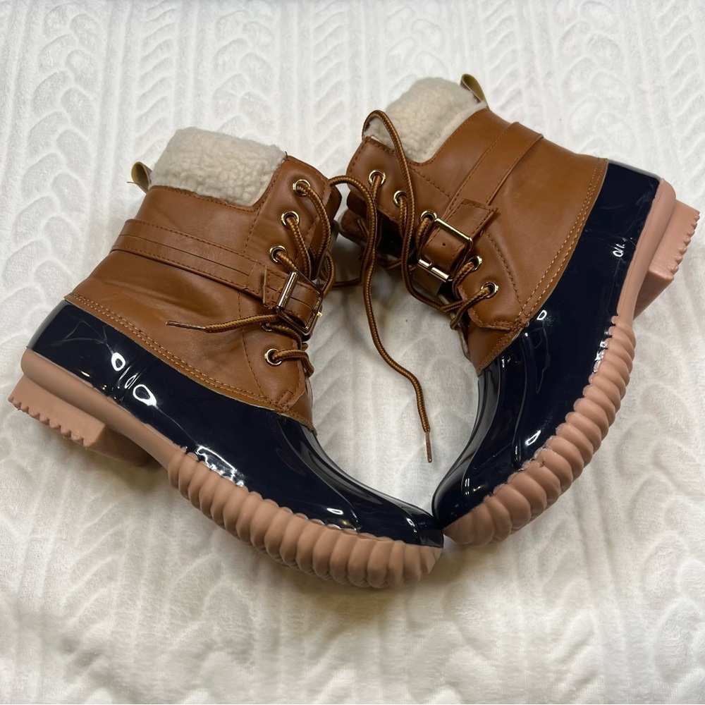 💗 Forever 21 - Womans Winter Boots